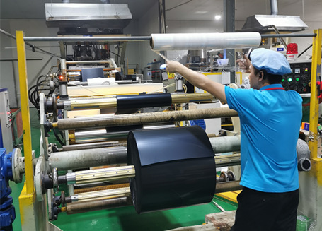 Final winding and packaging of plastic sheets